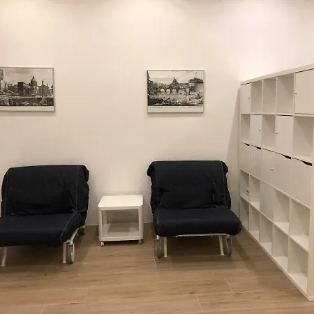 San Lorenzo University Flat ローマ