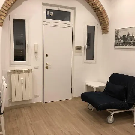 アパート San Lorenzo University Flat ローマ